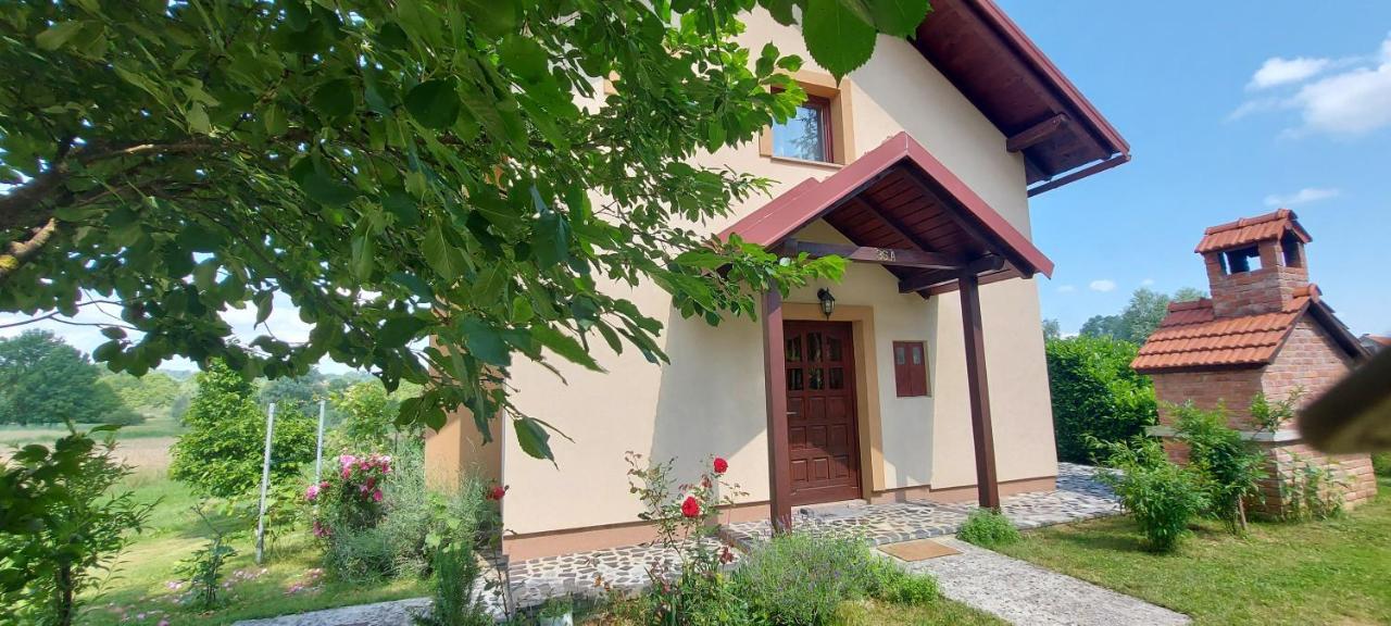 Holiday House And Apartments Vale 더가리사 외부 사진