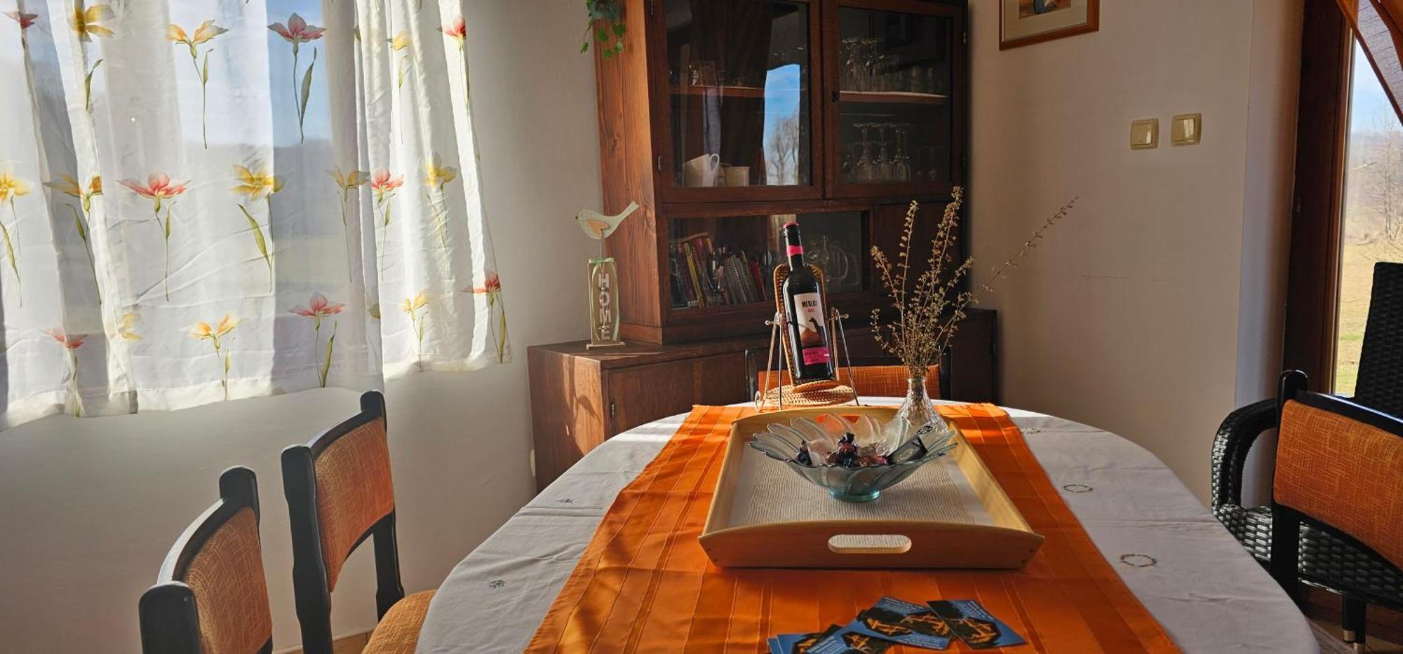 Holiday House And Apartments Vale 더가리사 외부 사진