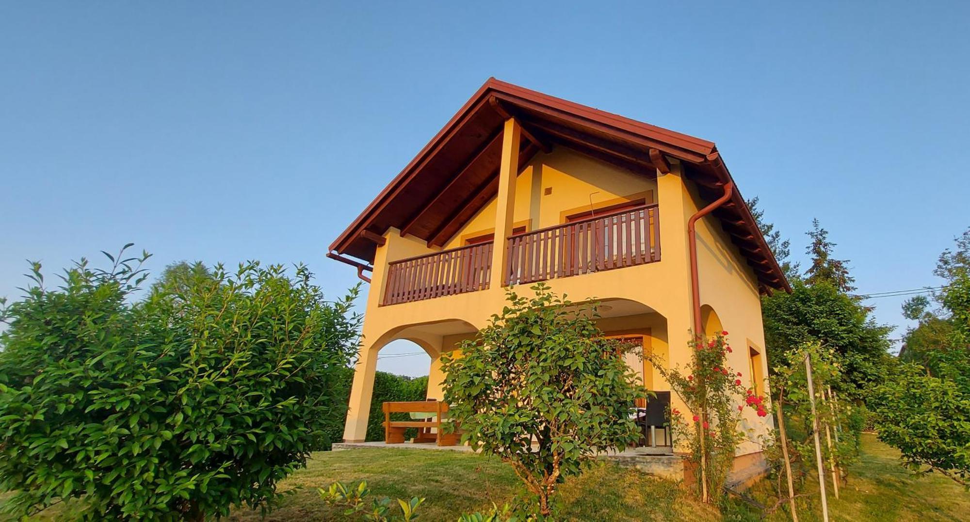Holiday House And Apartments Vale 더가리사 외부 사진
