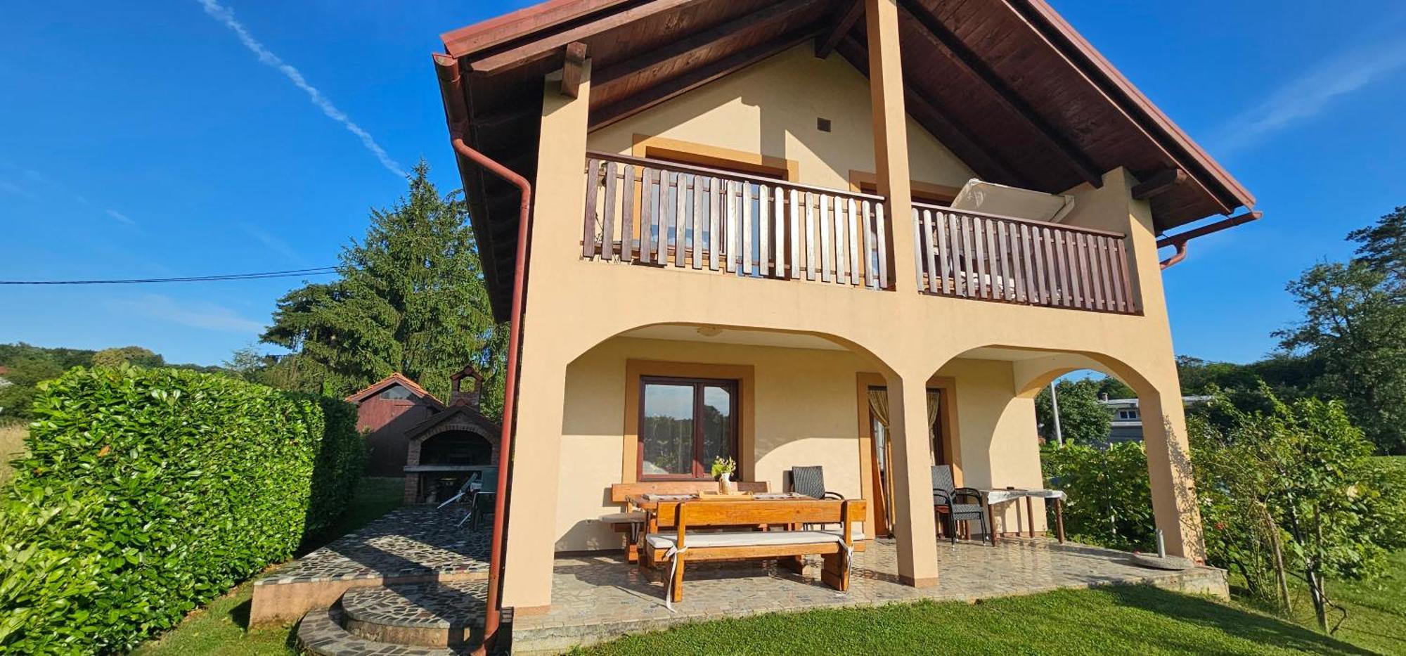 Holiday House And Apartments Vale 더가리사 외부 사진